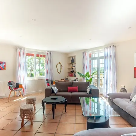 Holiday home Chez Annie Et William Montpouillan